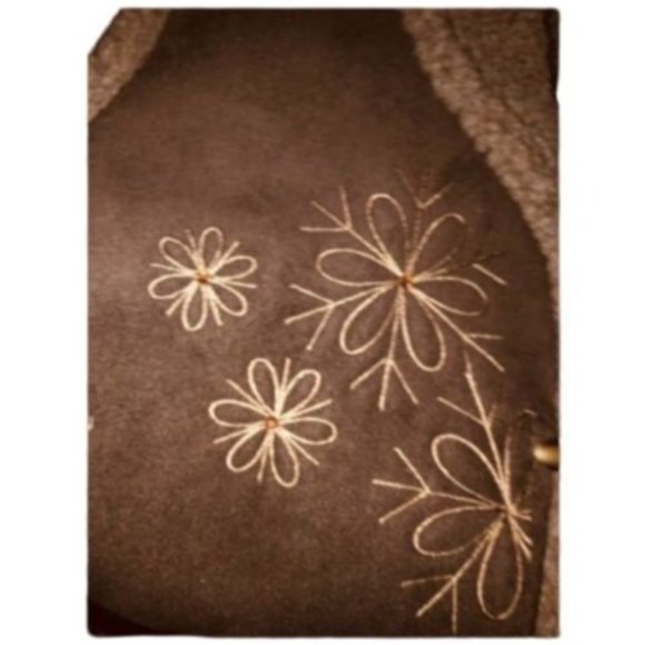 Loffee Apple Brown Sherpa Floral Plus Suede Women Vest - Picture 5 of 5